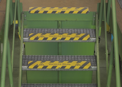 Antirutschtreppenprofil H30xB1000xT110mm schwarz VA zum Schrauben